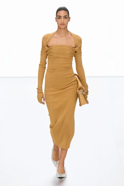 Look 15